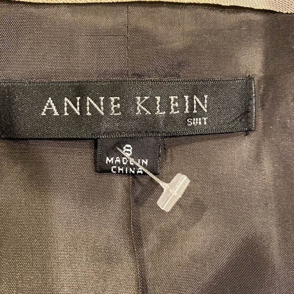 Anne Klein Pant Suit - Picture 3 of 4